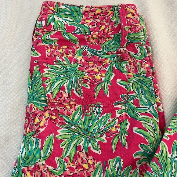 Lilly Pulitzer Worth Straight Jean in Spike the Punch Print Size 0 - Picture 3 of 3